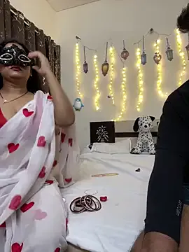 Offline Horny_Riya_bHabhi on StripChat