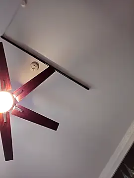 Offline Hornyblond_Bella on StripChat