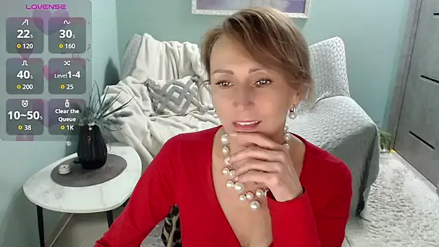 Offline HornyMilf_777 on StripChat