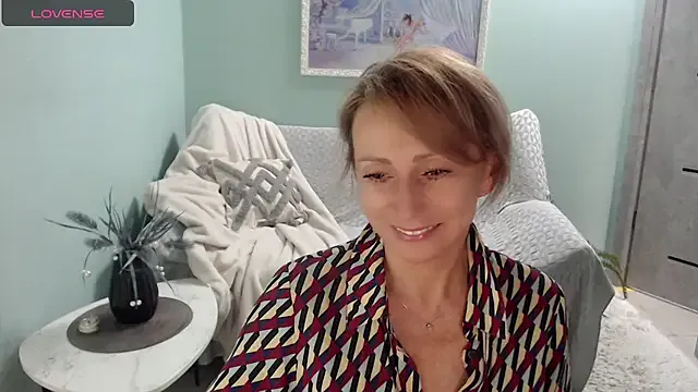 Offline HornyMilf_777 on StripChat