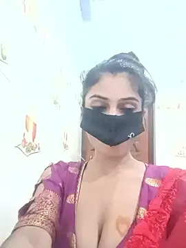 Hot-Soniya733 — Boobs Oil in public 