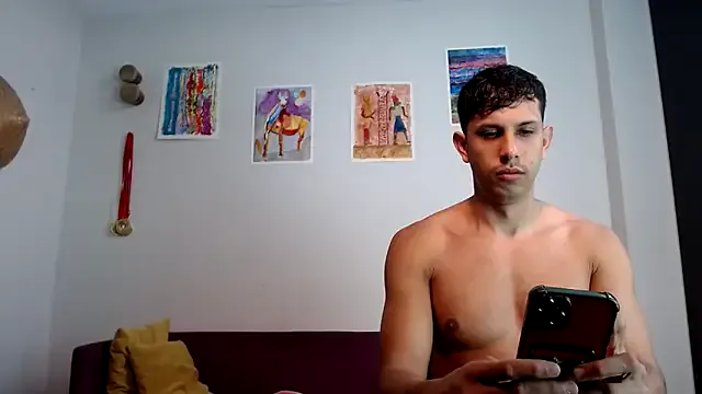 Offline HOTLATINO2025 on StripChat