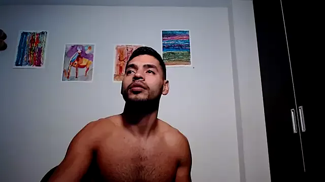 Offline HOTLATINO2025 on StripChat