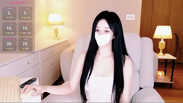 Offline hotseah on StripChat