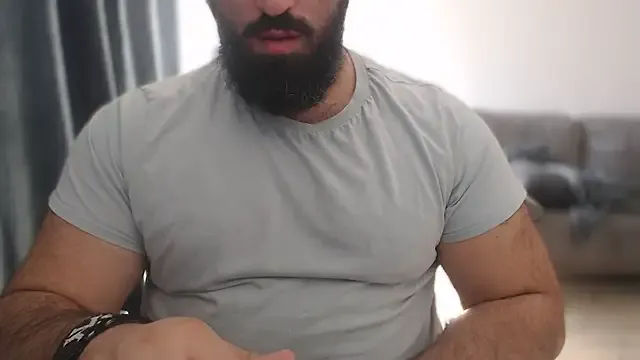 Offline hugemachohandsome on StripChat