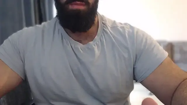 Offline hugemachohandsome on StripChat