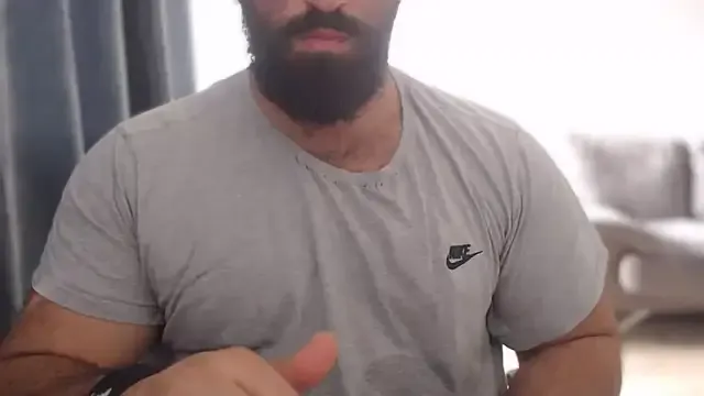 Offline hugemachohandsome on StripChat