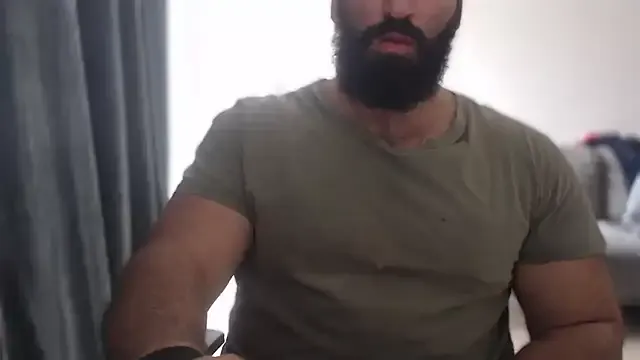 Offline hugemachohandsome on StripChat