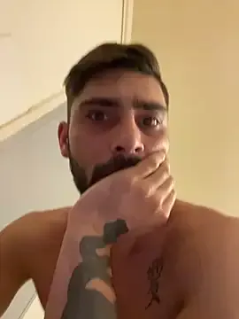 Hugo34bg on StripChat