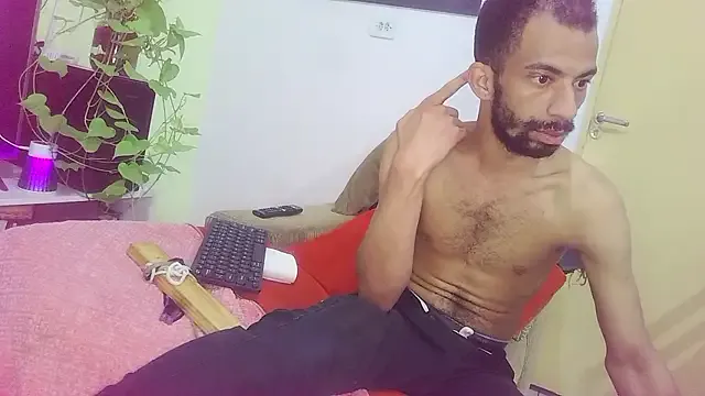 Offline Iamferaleo on StripChat