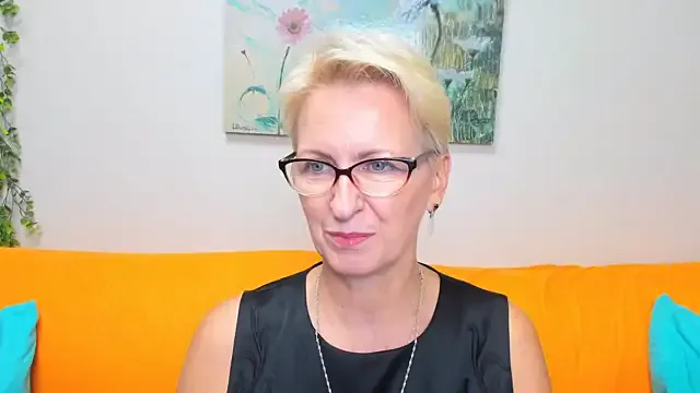 Freechat iamyourdream89 on StripChat