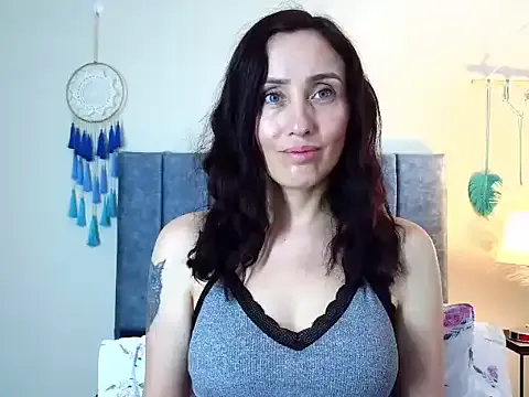 Offline IberianMoonMK on StripChat