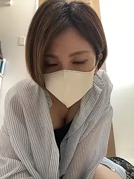 Offline Io_chaaan_xxx on StripChat