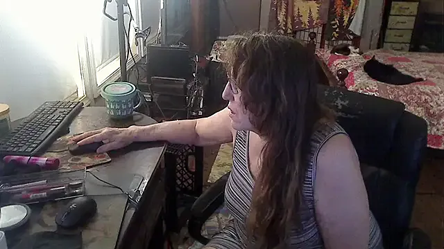 Offline Ireallysquirt on StripChat