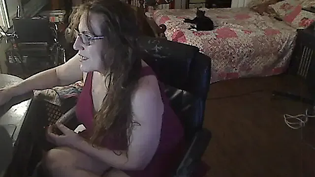 Offline Ireallysquirt on StripChat