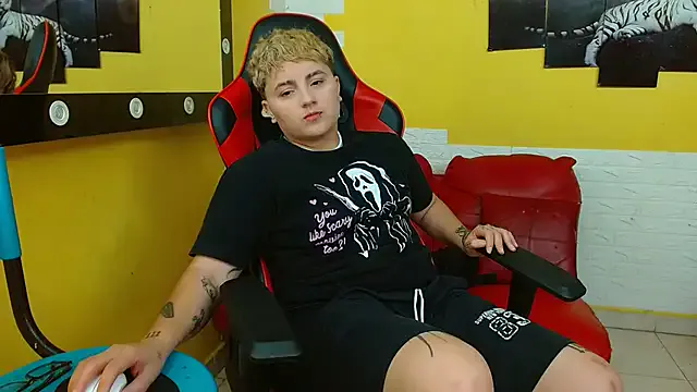 Offline isabeautyx19 on StripChat