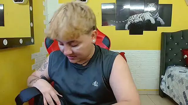 Offline isabeautyx19 on StripChat