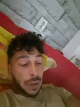 Offline Iulianmarius12 on StripChat