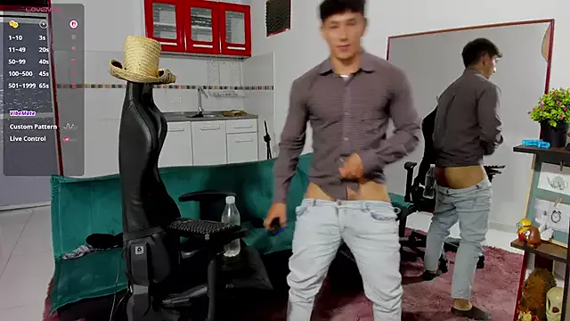 Offline jacques_cardiet on StripChat