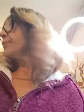 Offline JasmineNoir2 on StripChat