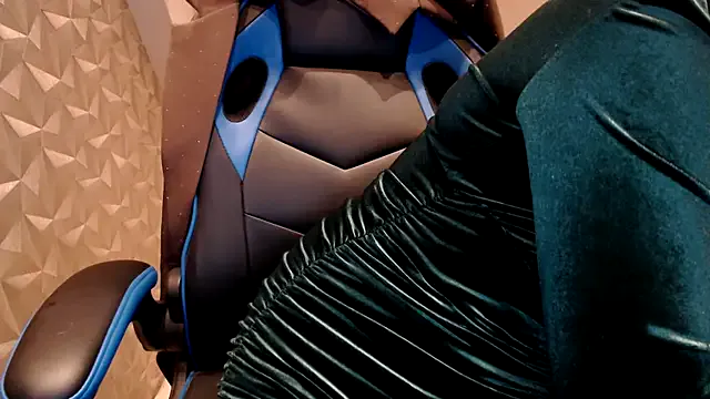 JenniLowen on StripChat