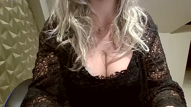 JenniLowen on StripChat