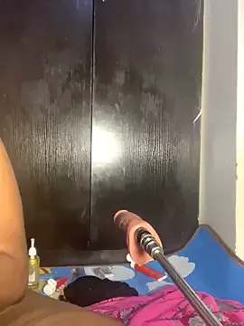 Offline JuicyEve on StripChat