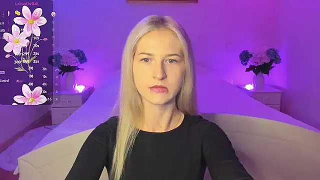 Offline Julie_Blaze on StripChat