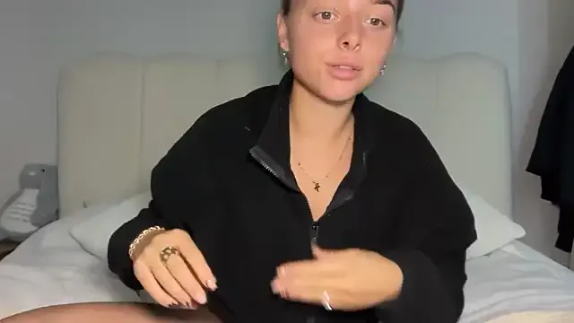 Offline KayleeBella on StripChat