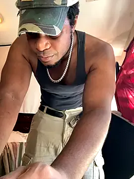 Offline KeYBuMp323 on StripChat