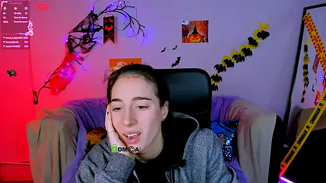 Offline khloebeauty on StripChat