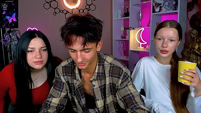 Offline khloebeauty on StripChat