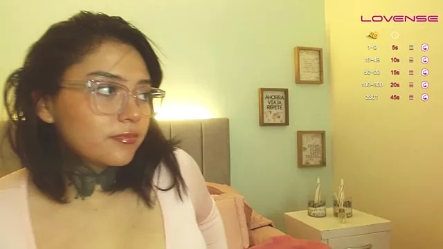 Offline kim_blake on StripChat