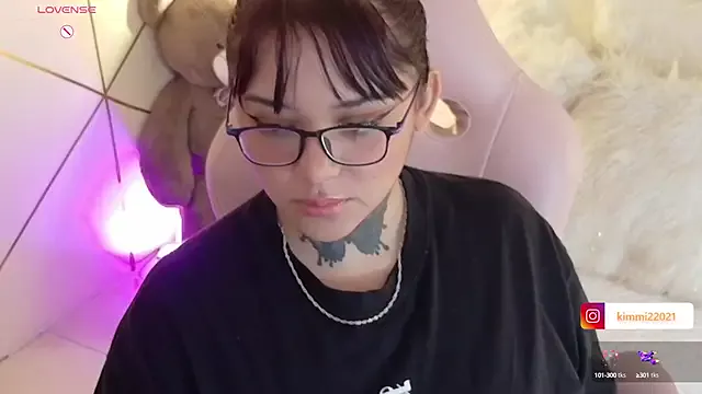 Offline kim_blake on StripChat