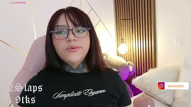 Offline kim_blake on StripChat