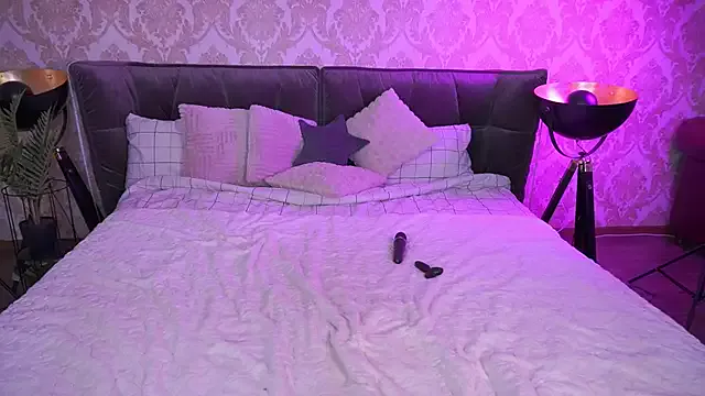 Offline KimberlyWorld on StripChat