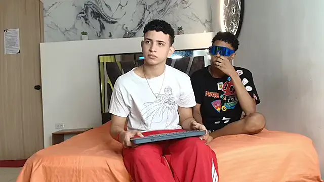 Offline KING_OFF_BOYS on StripChat