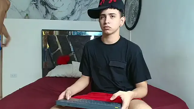 Offline KING_OFF_BOYS on StripChat