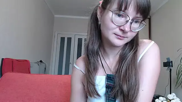 Offline KiraGoldens on StripChat