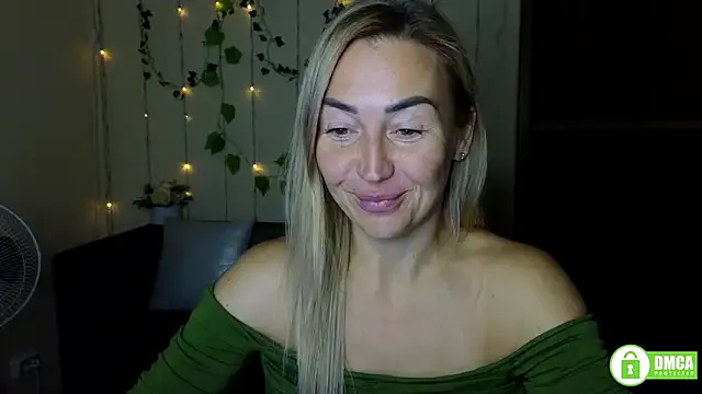 Freechat Kiss_julli88I on StripChat