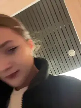 KittyQueeny on StripChat