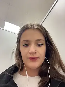 KittyQueeny on StripChat