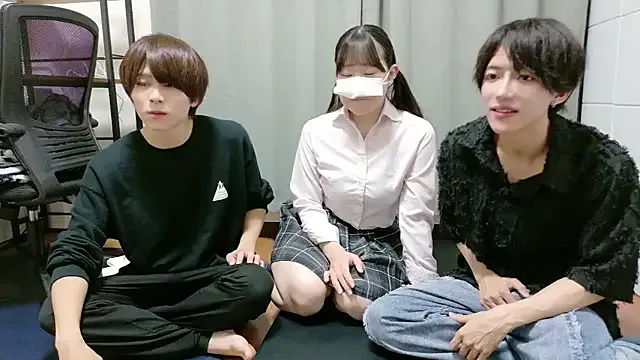 Group komei_abe on StripChat