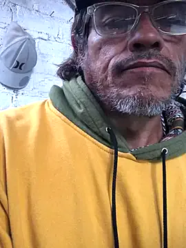 Offline kvr27 on StripChat