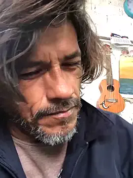 Offline kvr27 on StripChat