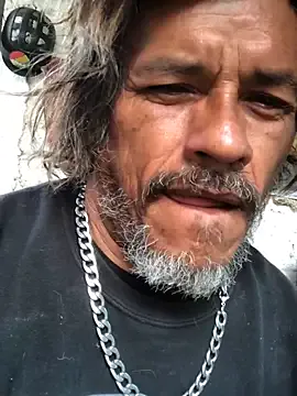 Offline kvr27 on StripChat