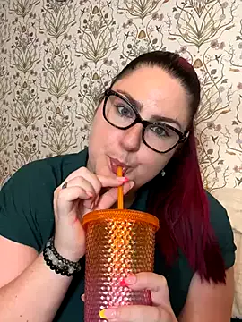 Offline Lacey-BBW on StripChat