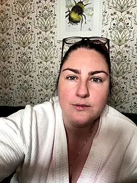 Offline Lacey-BBW on StripChat