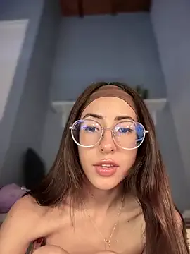 Offline lauravasquez on StripChat