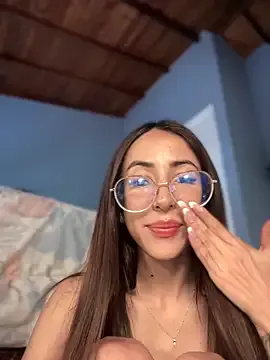Offline lauravasquez on StripChat